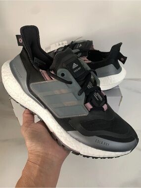 Adidas UltraBoost 22 Cold
RDY ,Black Magic Mauve ' Sz 8
Wm (H01176) NWB